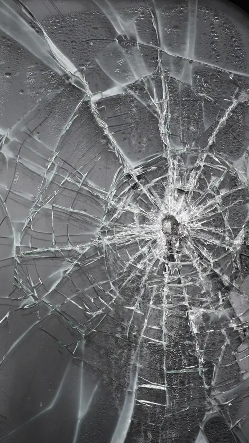 Image "Broken glass cracks like cobwebs" (1080x1920)