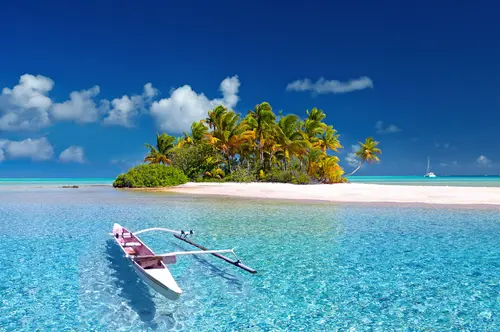 Image "Tropical island with palm trees and a boat" (2200x1460)