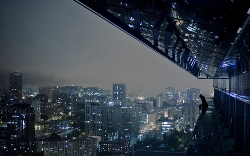 Image "Evening city, girl" (2560x1600)