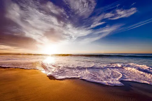 Image "Stunning views from the beach to the sea at sunset or sunrise" (2200x1464)