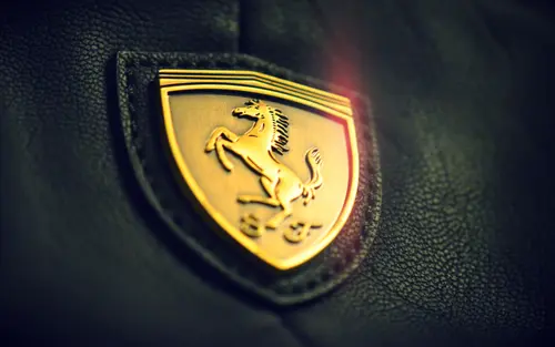 Image "The golden emblem of Ferrari" (3840x2400)