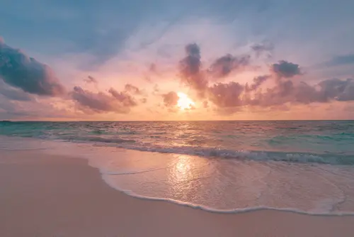Image "Sunset over the sea" (2000x1334)